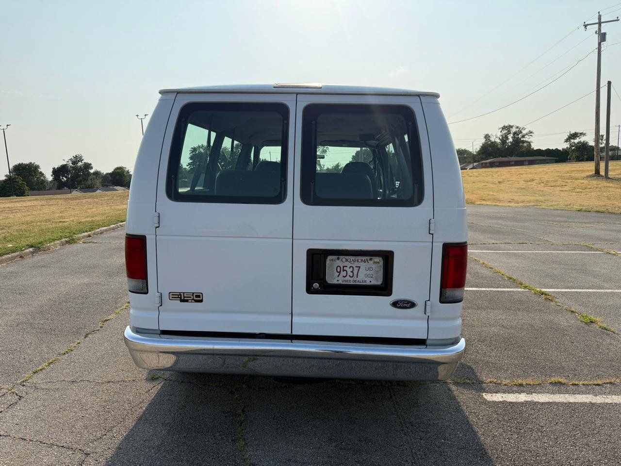 Used 2002 Ford E-150 and Econoline 150 Wagon RWD image 8