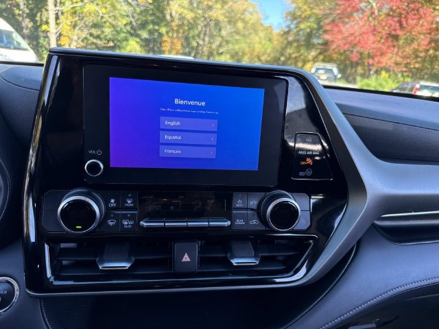 Used 2023 Toyota Highlander LE FWD image 26