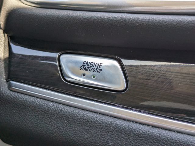 Used 2020 Buick Enclave Essence w/ Sound and Sites Package FWD image 28