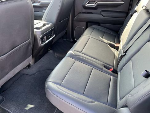 Used 2022 GMC Sierra 1500 SLT w/ SLT Convenience Package image 19