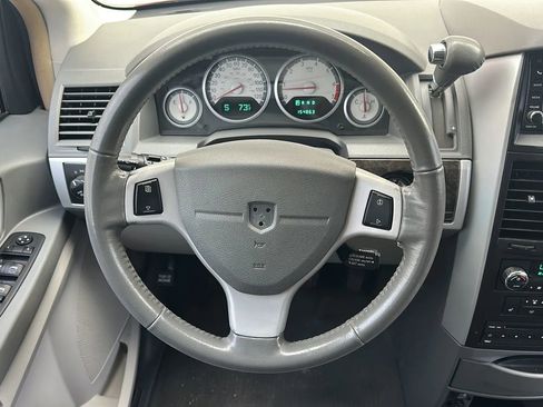Used 2010 Dodge Grand Caravan SXT image 22