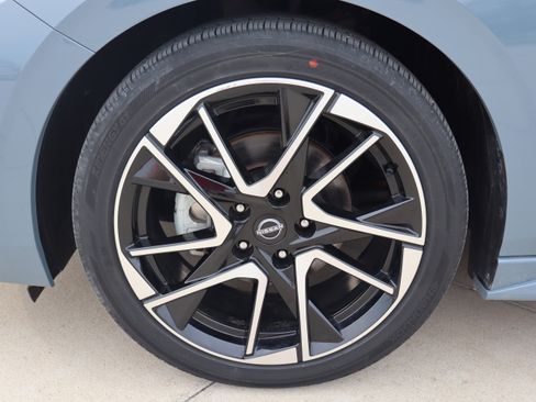 Used 2024 Nissan Sentra SR w/ Trunk Package image 24