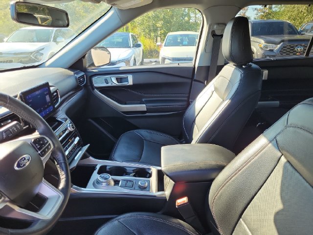 Used 2023 Ford Explorer Limited w/ Equipment Group 301A AWD/4WD image 20