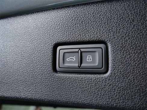 New 2025 Audi Q8 Premium Plus image 11