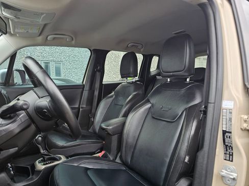 Used 2015 Jeep Renegade Limited w/ Safety & Security Group I AWD/4WD image 18