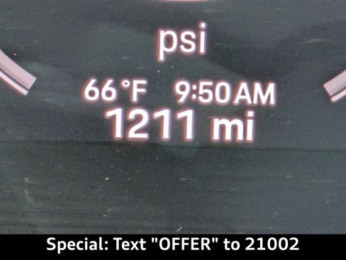 Used 2025 Porsche Cayenne image 38