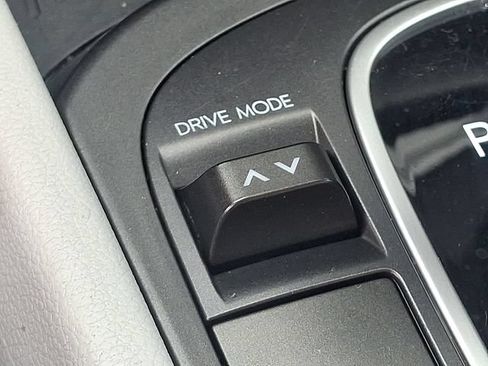 Used 2025 Hyundai Kona SEL FWD image 26