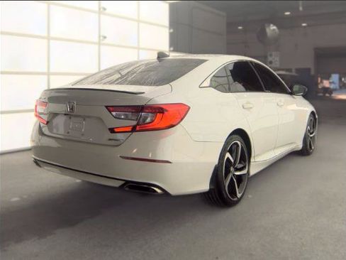Used 2022 Honda Accord Sport image 2