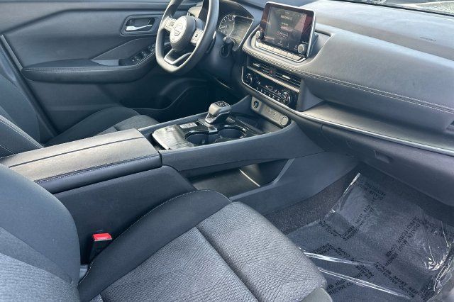 Used 2024 Nissan Rogue SV FWD image 18