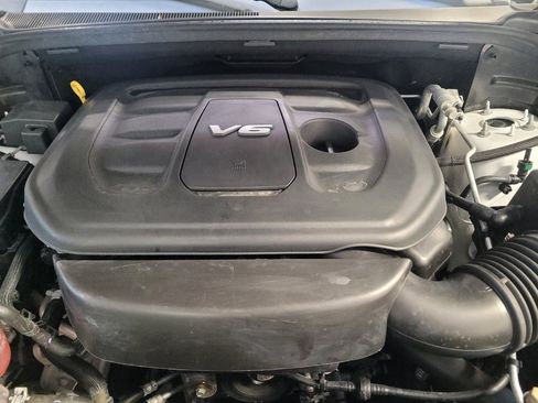Used 2019 Jeep Grand Cherokee Laredo AWD/4WD image 30