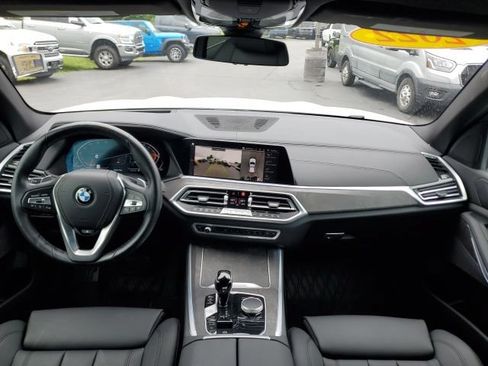 Used 2022 BMW X5 xDrive40i w/ Premium Package AWD/4WD image 17