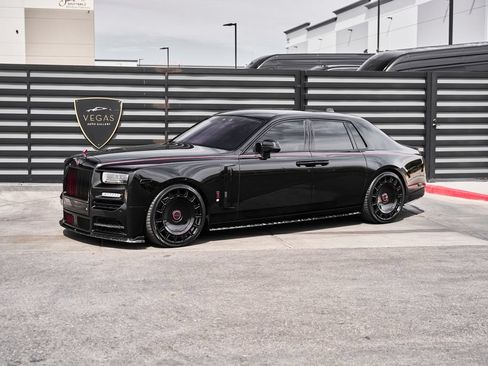 Used 2023 Rolls-Royce Phantom Sedan RWD image 6
