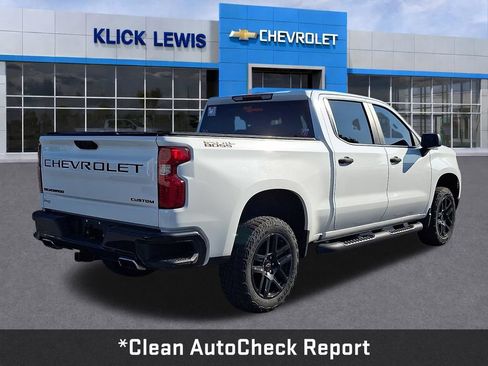 Used 2022 Chevrolet Silverado 1500 Custom Trail Boss w/ LPO, Dark Essentials Package AWD/4WD image 8