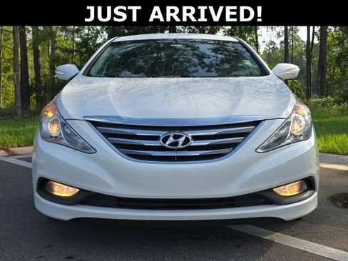Used 2014 Hyundai Sonata SE FWD image 2