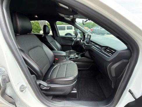 Used 2024 Ford Escape ST-Line w/ Tech Pack #1 FWD image 10
