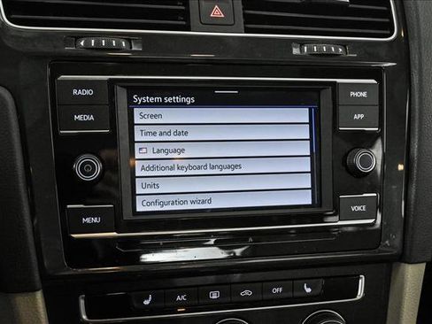 Used 2021 Volkswagen Golf 4-Door image 14