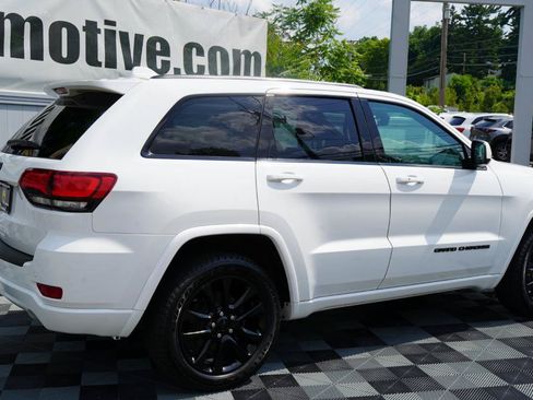 Used 2019 Jeep Grand Cherokee Altitude AWD/4WD image 7