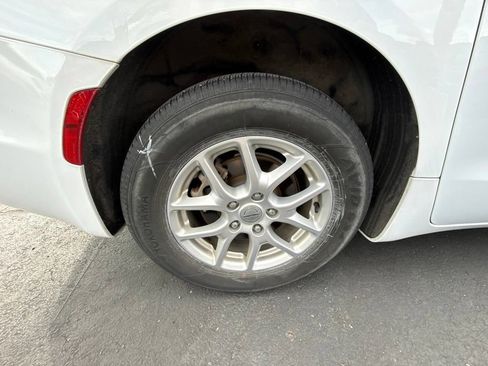Used 2023 Chrysler Pacifica Touring-L FWD image 19