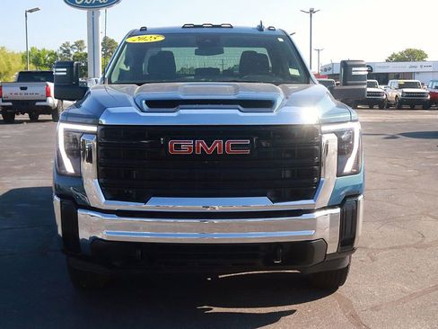 Used 2025 GMC Sierra 2500 Pro AWD/4WD image 2