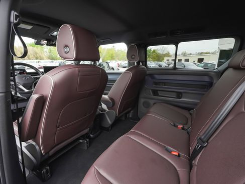 Used 2025 Volkswagen ID. Buzz Pro S RWD image 32