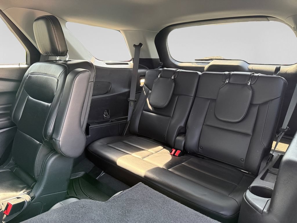Used 2022 Ford Explorer XLT w/ Equipment Group 202A AWD/4WD image 39
