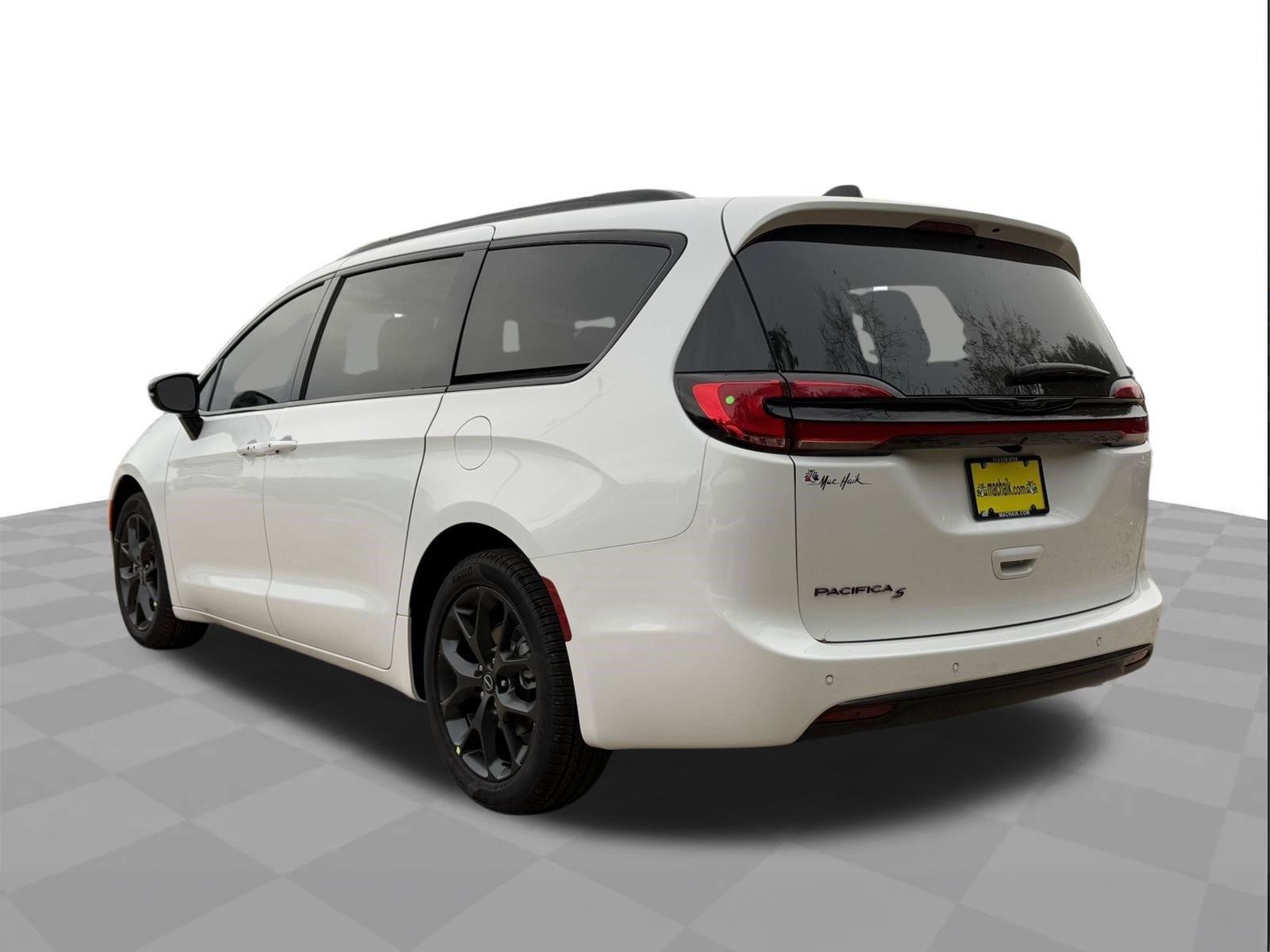 New 2026 Chrysler Pacifica Select w/ S Appearance Package FWD image 5