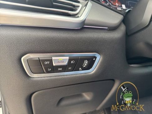 Used 2022 BMW X5 sDrive40i w/ Premium Package RWD image 32