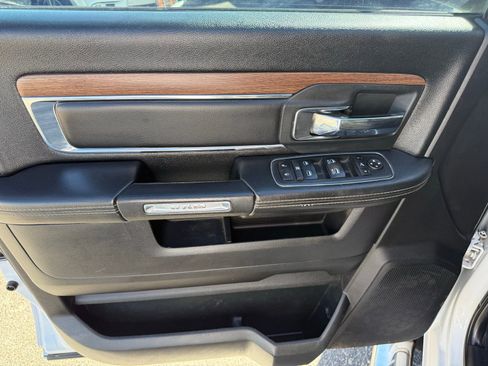 Used 2017 RAM 3500 Laramie image 10