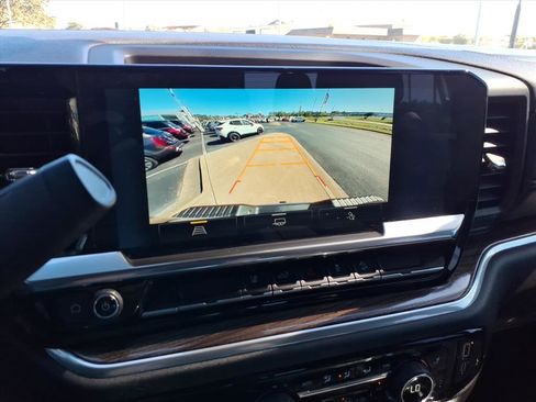 Used 2025 Chevrolet Silverado 2500 LT image 20