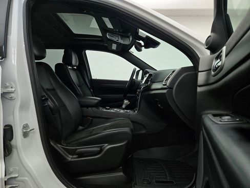 Used 2022 Jeep Grand Cherokee Laredo X image 32