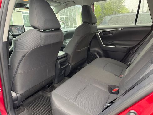 Used 2019 Toyota RAV4 LE AWD/4WD image 13