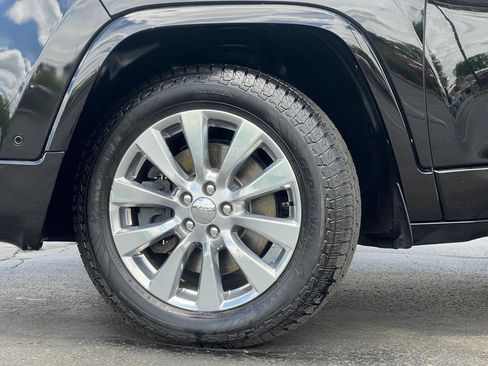 Used 2018 Jeep Cherokee Overland w/ Technology Group AWD/4WD image 50