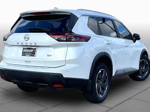 Certified 2024 Nissan Rogue SV w/ SV Premium Package FWD image 12