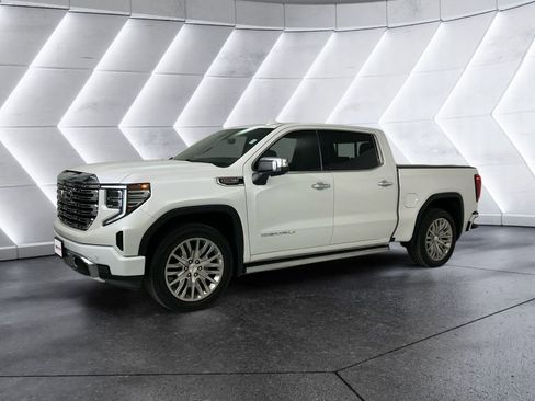Used 2023 GMC Sierra 1500 Denali w/ Denali Reserve Package AWD/4WD image 3