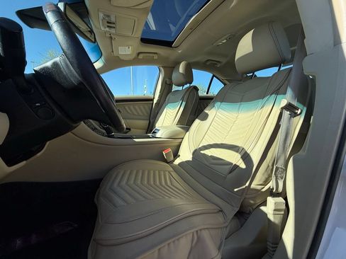 Used 2017 Ford Taurus Limited FWD image 11