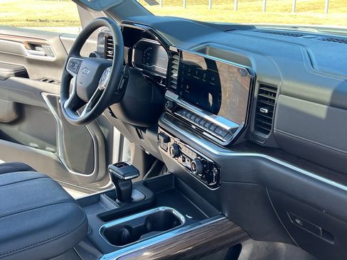 Used 2025 Chevrolet Silverado 1500 RST image 29
