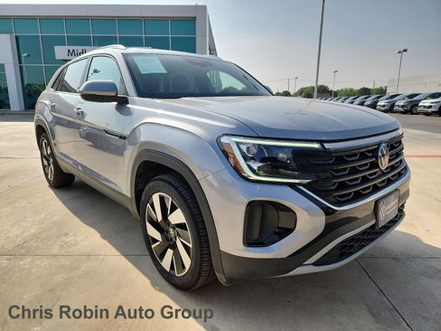 Certified 2025 Volkswagen Atlas Cross Sport SE FWD image 1