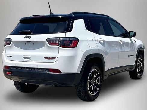 Used 2026 Jeep Compass Trailhawk AWD/4WD image 5