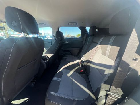 Used 2025 Chevrolet Blazer LT image 25