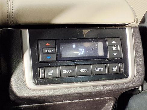 Certified 2023 Subaru Ascent Limited image 12