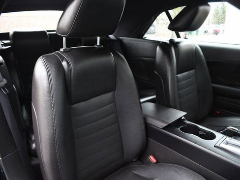 Used 2005 Ford Mustang GT Premium image 26