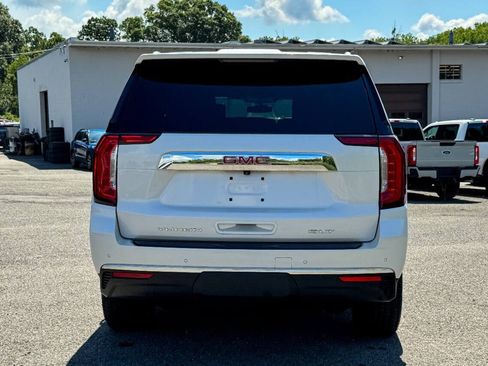 Used 2022 GMC Yukon XL SLT w/ SLT Premium Package AWD/4WD image 4