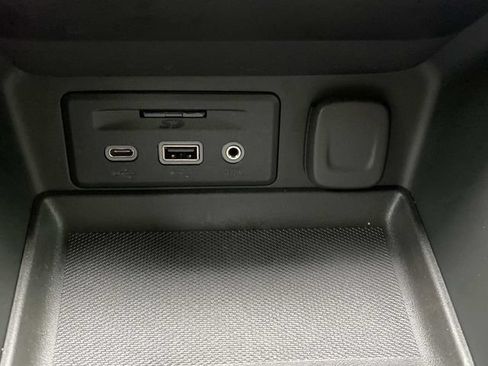Used 2023 GMC Terrain SLT w/ Infotainment Package II AWD/4WD image 28