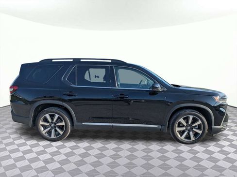 Used 2023 Honda Pilot Elite image 3