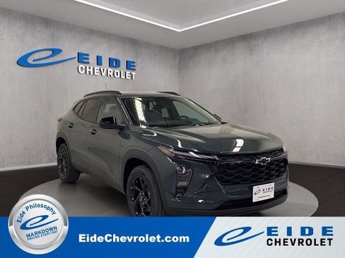 New 2026 Chevrolet Trax LT w/ Driver Confidence Package FWD image 1