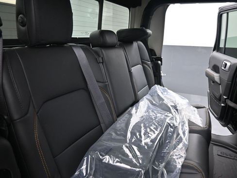 New 2025 Jeep Gladiator Sport image 27