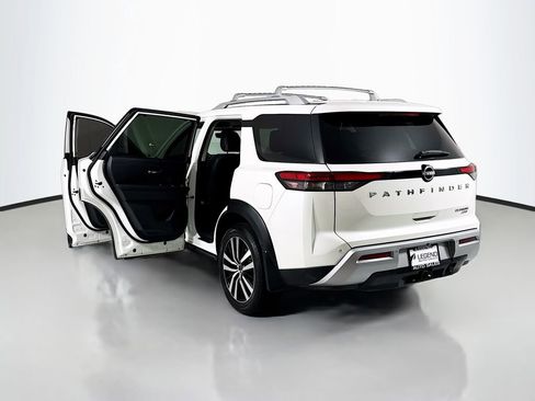 Used 2023 Nissan Pathfinder Platinum w/ Cargo Package image 24