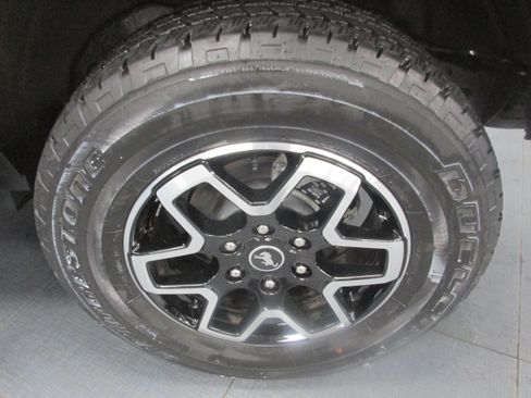 Used 2025 Ford Bronco Outer Banks AWD/4WD image 13
