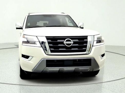 Used 2024 Nissan Armada Platinum w/ Captain's Chairs Package RWD image 2