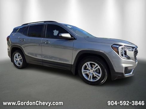 Certified 2024 GMC Terrain SLE w/ Driver Convenience Package FWD image 8